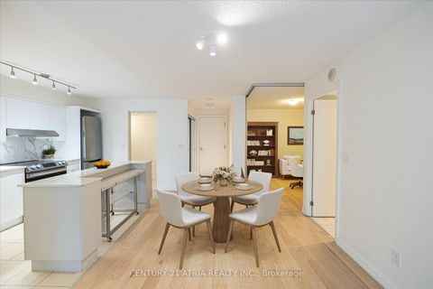 Photo 3 at 606 - 111 Elizabeth Street, Bay Street Corridor, Toronto
