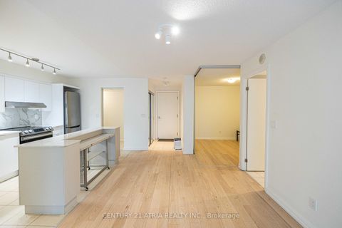 Photo 4 at 606 - 111 Elizabeth Street, Bay Street Corridor, Toronto