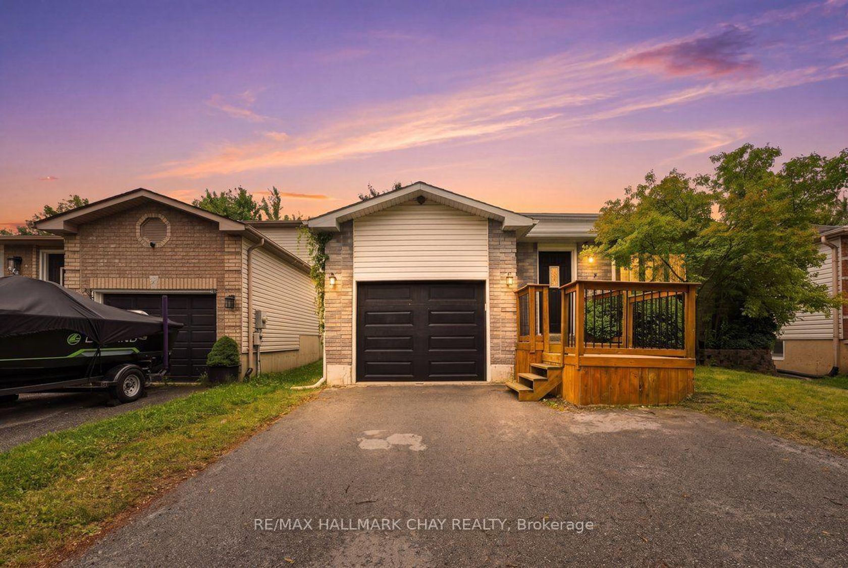 26 Whitehorn Crescent, Holly, Barrie photo number 2