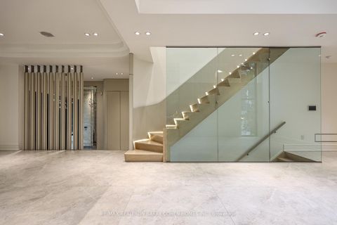 Photo 13 at 39 Chudleigh Avenue, Lawrence Park South, Toronto