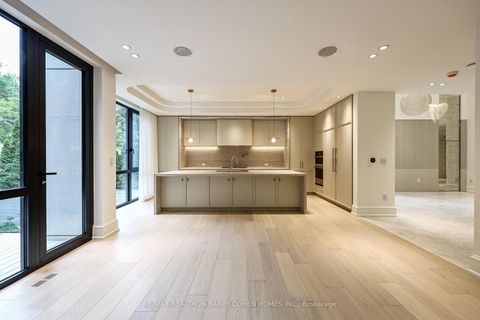 Photo 20 at 39 Chudleigh Avenue, Lawrence Park South, Toronto