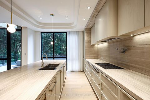 Photo 21 at 39 Chudleigh Avenue, Lawrence Park South, Toronto
