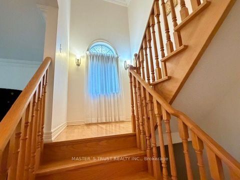 Photo 13 at 83 Gemini Crescent, Rouge Woods, Richmond Hill