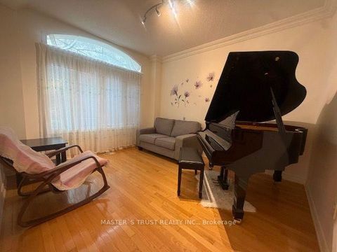 Photo 16 at 83 Gemini Crescent, Rouge Woods, Richmond Hill