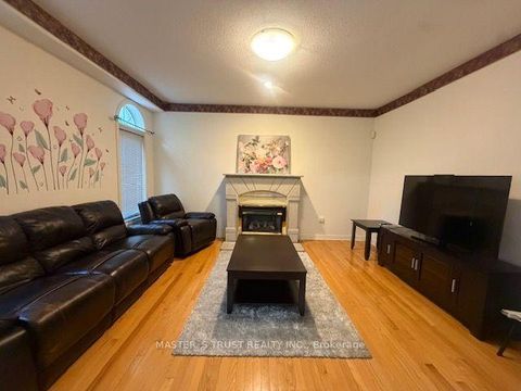 Photo 20 at 83 Gemini Crescent, Rouge Woods, Richmond Hill