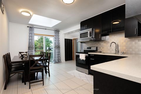 Photo 18 at 6 Elmhurst Drive, Kipling, Toronto