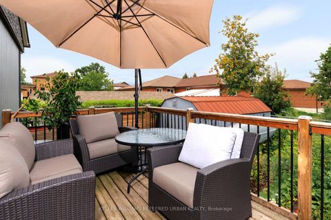 Photo 40 at 6 Elmhurst Drive, Kipling, Toronto