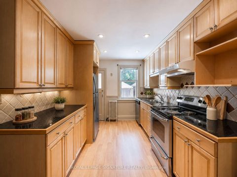 Photo 11 at 511 Donlands Avenue, East York, Toronto