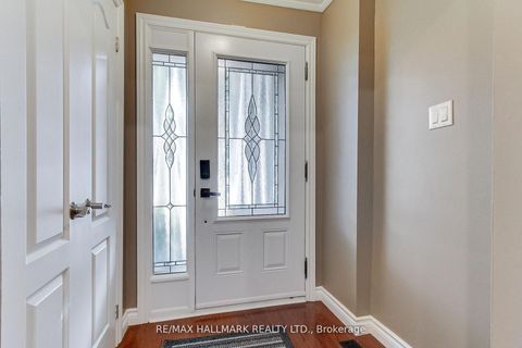 Photo 5 at 865 Arnold Crescent, College Manor, Newmarket