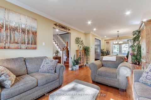 Photo 8 at 865 Arnold Crescent, College Manor, Newmarket
