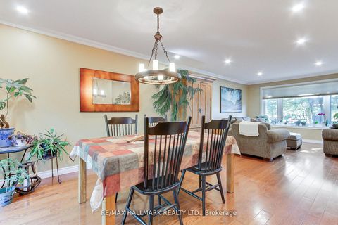 Photo 10 at 865 Arnold Crescent, College Manor, Newmarket