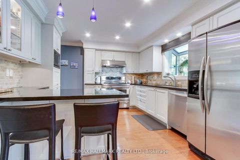 Photo 11 at 865 Arnold Crescent, College Manor, Newmarket