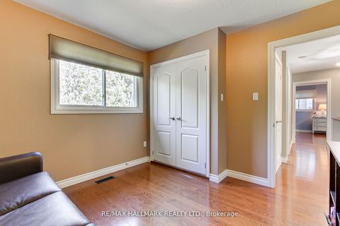 Photo 29 at 865 Arnold Crescent, College Manor, Newmarket