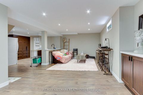 Photo 35 at 865 Arnold Crescent, College Manor, Newmarket
