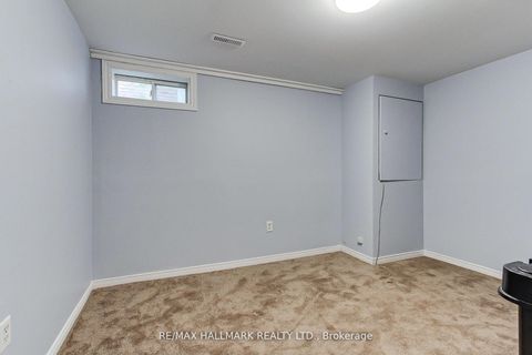 Photo 40 at 865 Arnold Crescent, College Manor, Newmarket