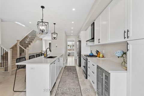 Photo 14 at 556 New England Court, Summerhill Estates, Newmarket