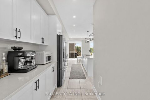 Photo 15 at 556 New England Court, Summerhill Estates, Newmarket