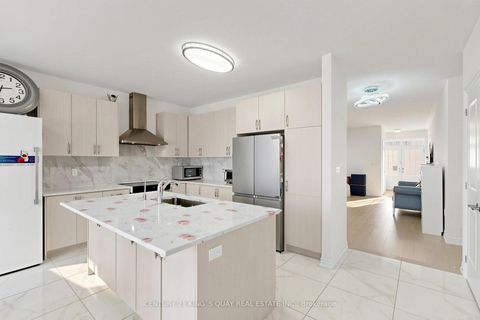Photo 11 at 36 Bostock Drive, Keswick South, Georgina