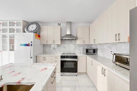 Photo 13 at 36 Bostock Drive, Keswick South, Georgina