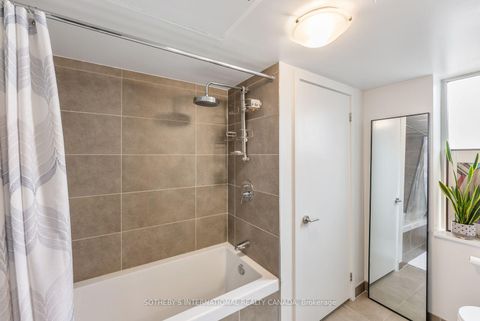 Photo 13 at 901 - 508 Wellington Street W, Waterfront Communities C1, Toronto
