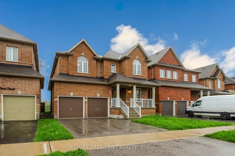 Photo 1 at 4 Cypress Point Street, Ardagh, Barrie