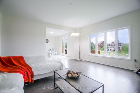 Photo 17 at 4 Cypress Point Street, Ardagh, Barrie