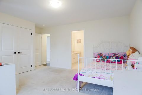Photo 26 at 4 Cypress Point Street, Ardagh, Barrie