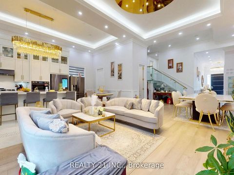 Photo 1 at 36 Craiglee Drive, Cliffside, Toronto