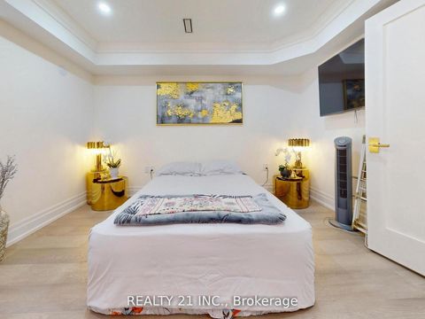 Photo 14 at 36 Craiglee Drive, Cliffside, Toronto