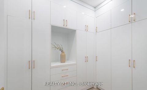 Photo 18 at 36 Craiglee Drive, Cliffside, Toronto