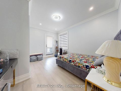Photo 28 at 36 Craiglee Drive, Cliffside, Toronto