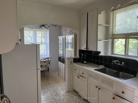 Photo 6 at 40 Glenvalley Drive S, Mount Dennis, Toronto