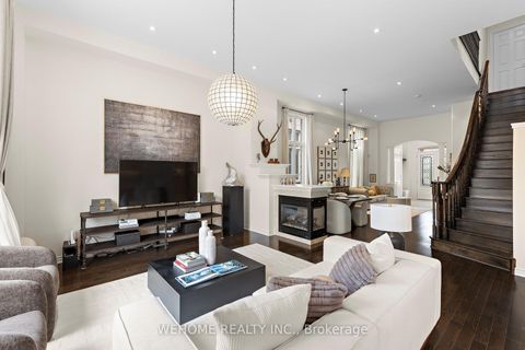 Photo 11 at 20 Gallant Place, Vellore Village, Vaughan