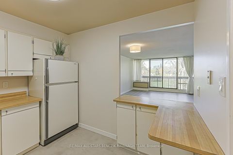 Photo 7 at 408 - 20 Fashion Roseway, Willowdale East, Toronto