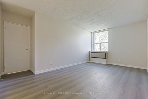 Photo 11 at 408 - 20 Fashion Roseway, Willowdale East, Toronto
