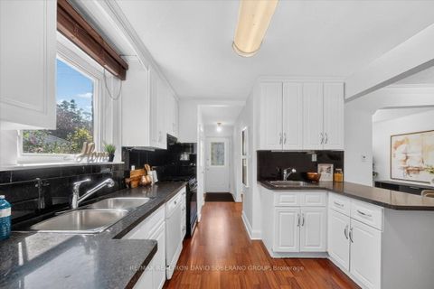 Photo 3 at 122 Mcgillivray Avenue, Nortown, Toronto