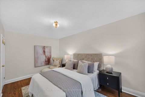 Photo 15 at 122 Mcgillivray Avenue, Nortown, Toronto