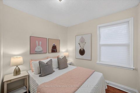 Photo 16 at 122 Mcgillivray Avenue, Nortown, Toronto