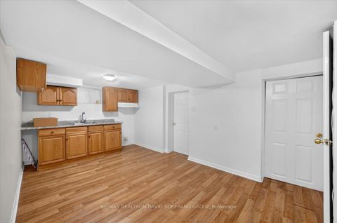 Photo 26 at 122 Mcgillivray Avenue, Nortown, Toronto