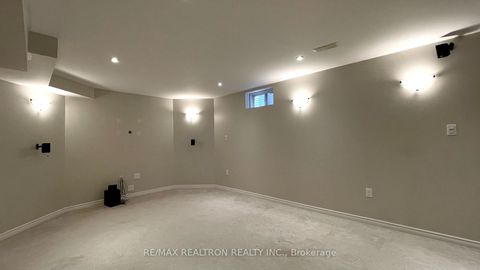 Photo 21 at 123 Woodbury Crescent, Summerhill Estates, Newmarket