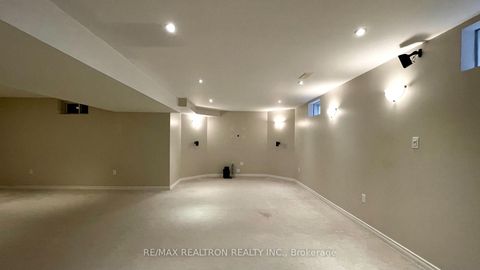 Photo 22 at 123 Woodbury Crescent, Summerhill Estates, Newmarket