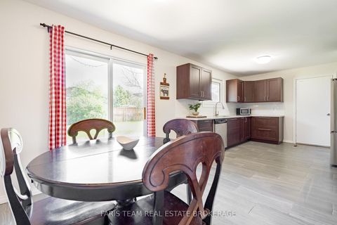 Photo 9 at 201 Parkside Crescent, Stroud, Innisfil