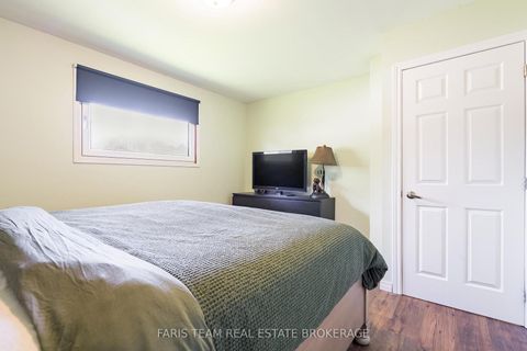 Photo 13 at 201 Parkside Crescent, Stroud, Innisfil
