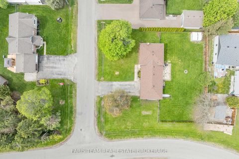 Photo 28 at 201 Parkside Crescent, Stroud, Innisfil
