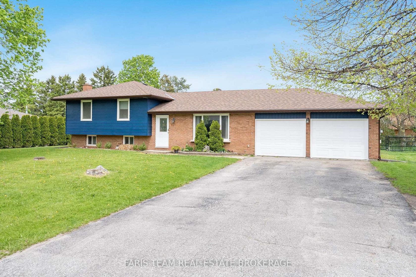 201 Parkside Crescent, Stroud, Innisfil photo number 2