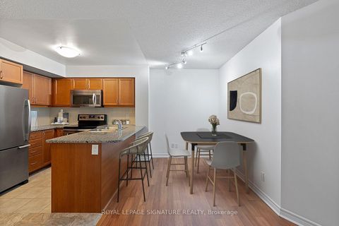 Photo 5 at 801 - 19 Grand Trunk Crescent, Waterfront Communities C1, Toronto