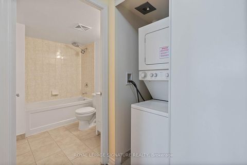 Photo 17 at 801 - 19 Grand Trunk Crescent, Waterfront Communities C1, Toronto