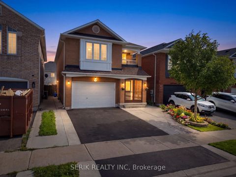 Photo 1 at 152 Monteith Crescent, Maple, Vaughan