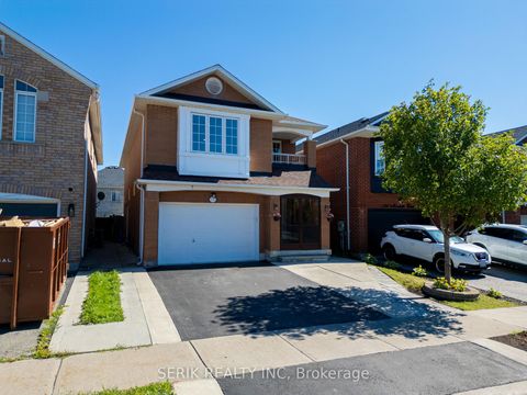Photo 3 at 152 Monteith Crescent, Maple, Vaughan