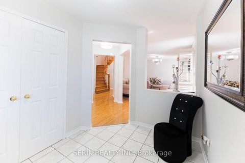 Photo 6 at 152 Monteith Crescent, Maple, Vaughan